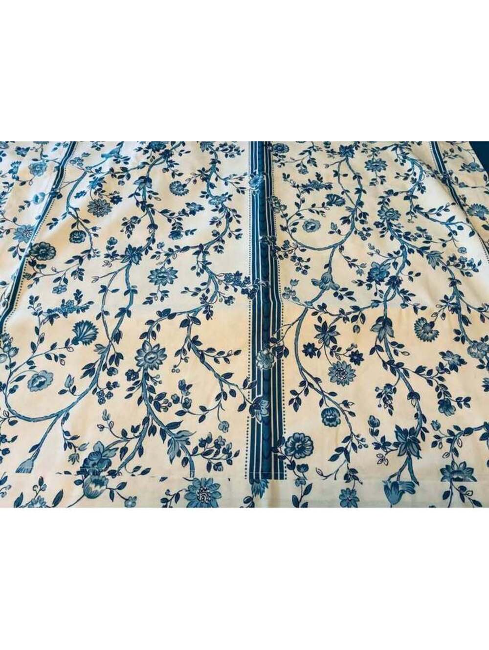 Vintage Blue and White Floral Print Pillow Sham Set
